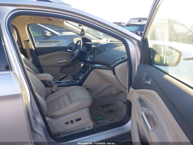 Ford Escape Titanium Image 9