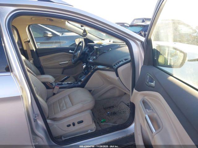 Ford Escape Titanium Image 9