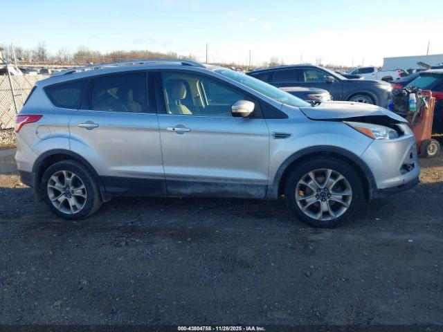 Ford Escape Titanium Image 11