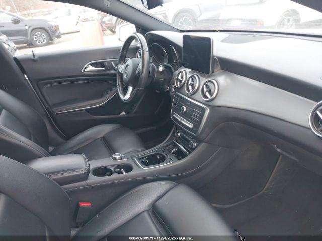 Mercedes-Benz Cla-class 4matic Image 4