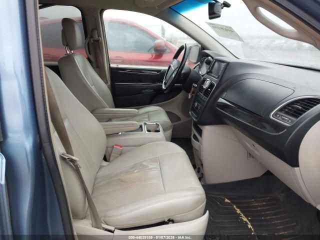 Chrysler Town & Country Touring Image 6