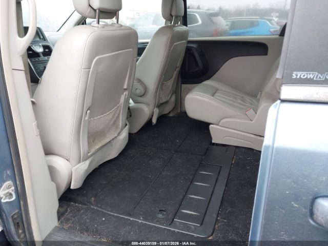 Chrysler Town & Country Touring Image 5