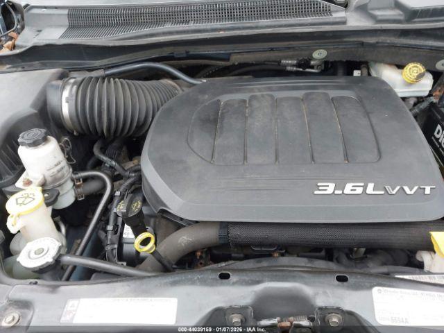 Chrysler Town & Country Touring Image 3