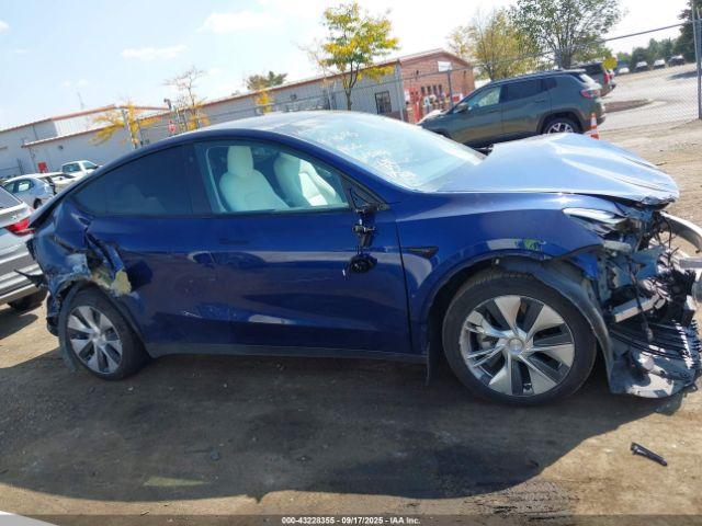 Tesla Model Y Image 10