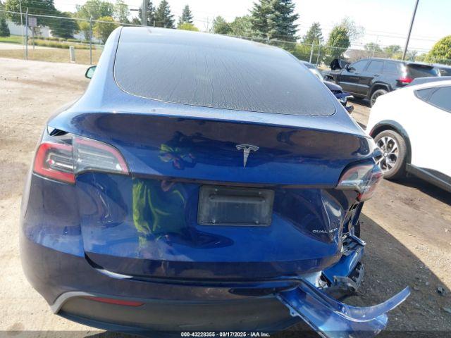 Tesla Model Y Image 14