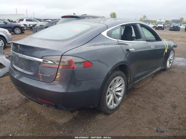 Tesla Model S Image 18