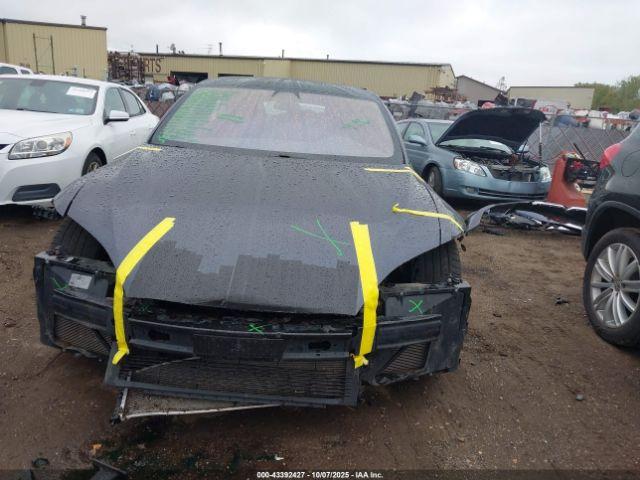 Tesla Model S Image 10