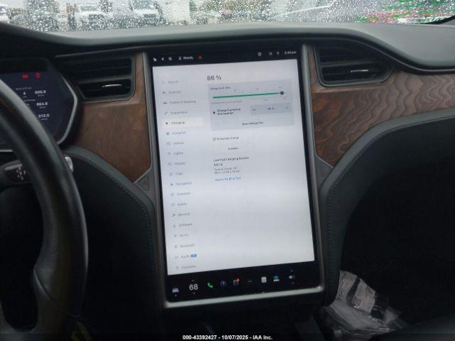 Tesla Model S Image 16
