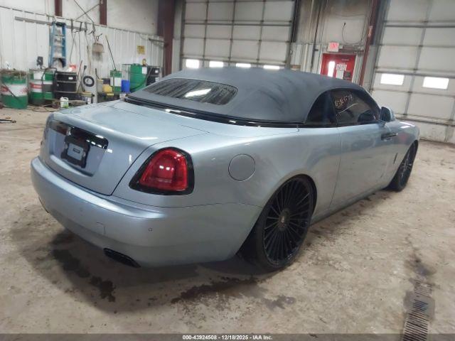 Rolls-Royce Dawn Image 8