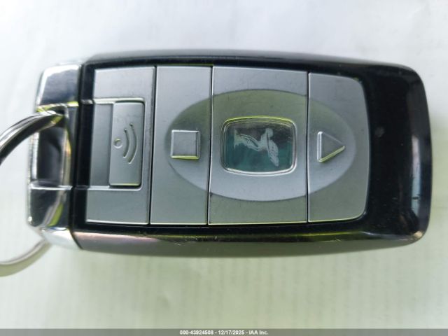 Rolls-Royce Dawn Image 10