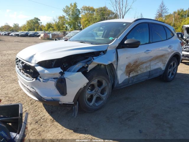 Ford Escape St-line Image 13