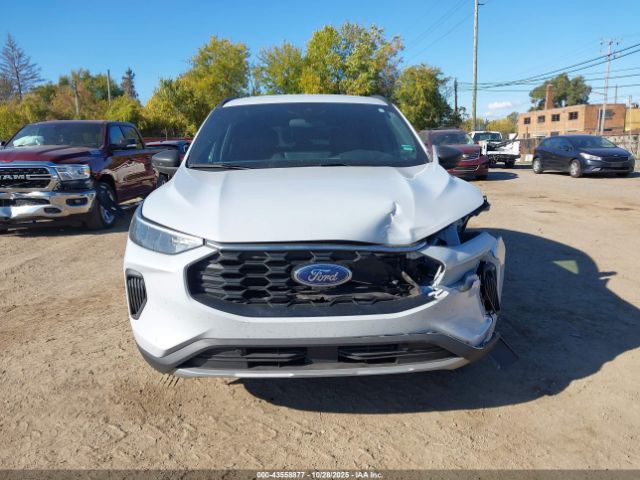 Ford Escape St-line Image 12