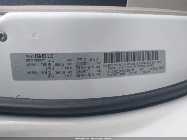 Chrysler Pacifica Touring Image 7