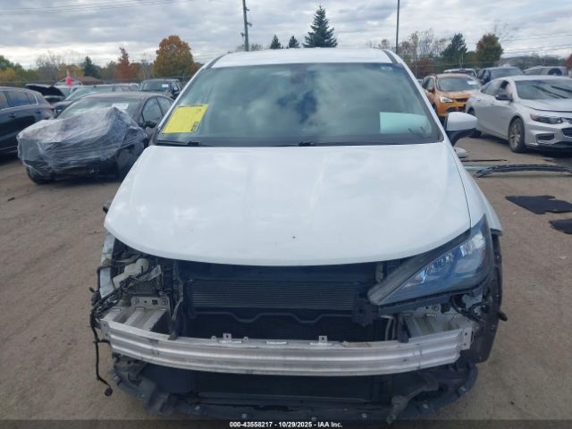 Chrysler Pacifica Touring Image 15