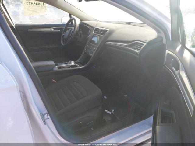 Ford Fusion Se Image 4