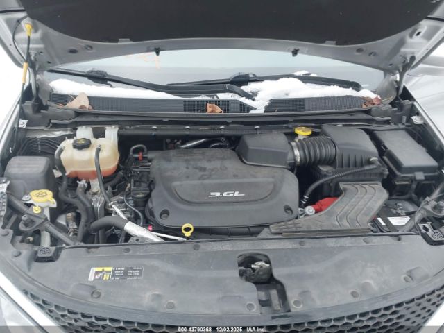 Chrysler Pacifica Touring-l Image 11