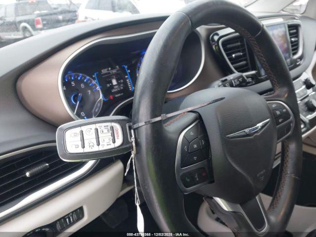 Chrysler Pacifica Touring-l Image 4