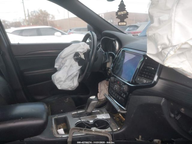 Jeep Grand Cherokee Altitude 4x4 Image 12