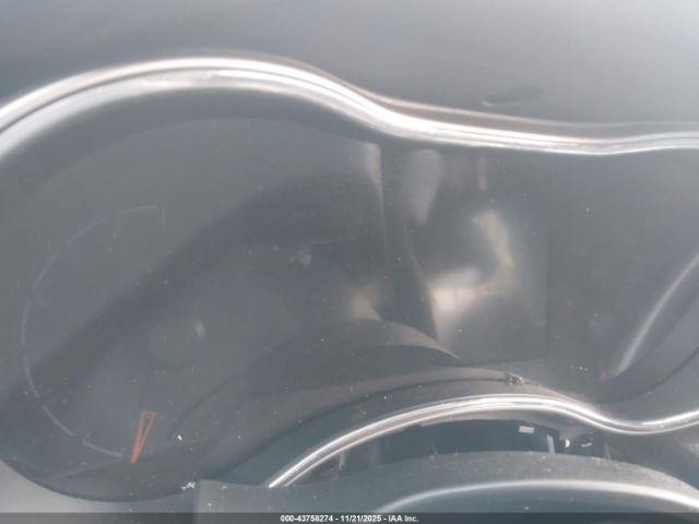 Jeep Grand Cherokee Altitude 4x4 Image 8