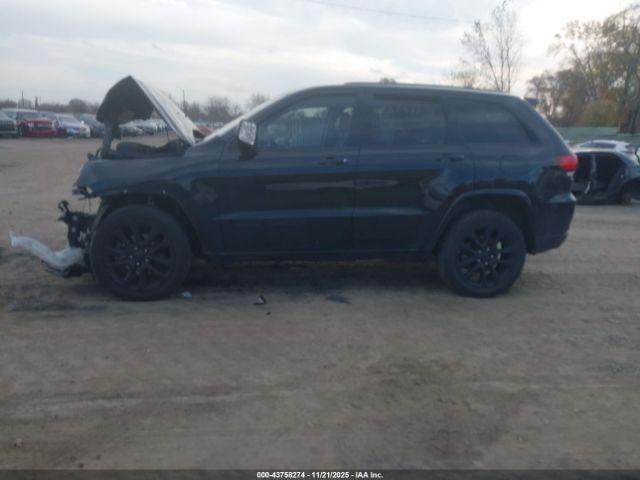 Jeep Grand Cherokee Altitude 4x4 Image 3
