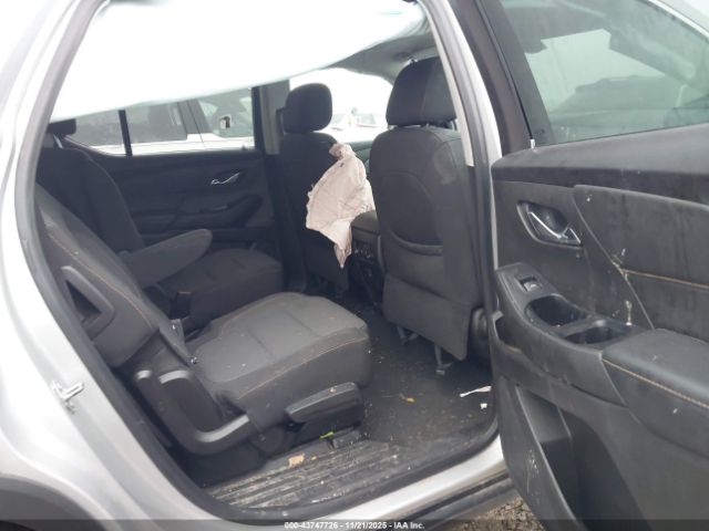 Chevrolet Traverse Awd Lt Cloth Image 3