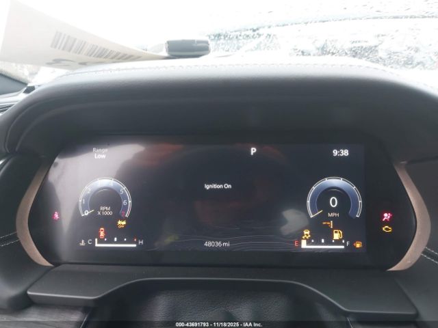 Jeep Grand Cherokee Overland 4x4 Image 17