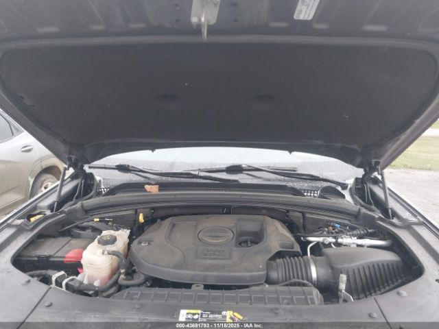 Jeep Grand Cherokee Overland 4x4 Image 15