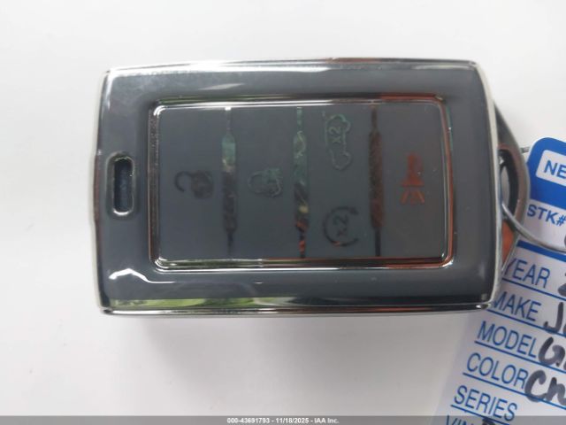 Jeep Grand Cherokee Overland 4x4 Image 2