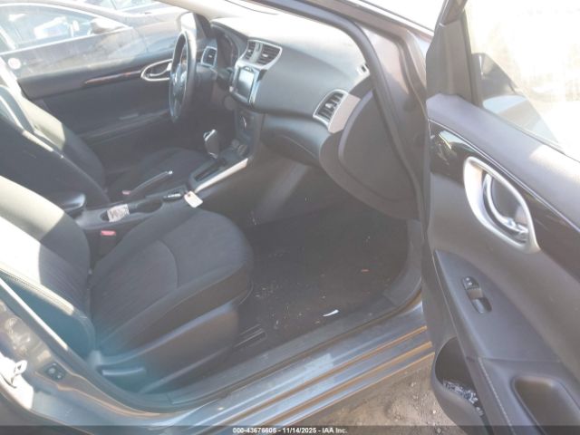 Nissan Sentra Image 2