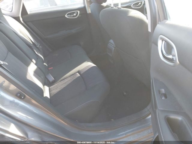 Nissan Sentra Image 14