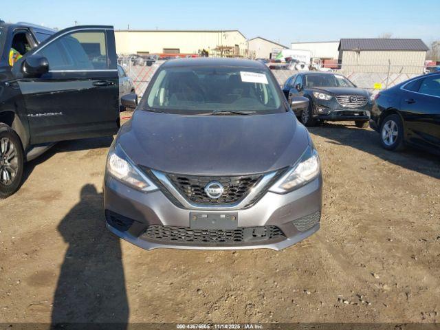 Nissan Sentra Image 8