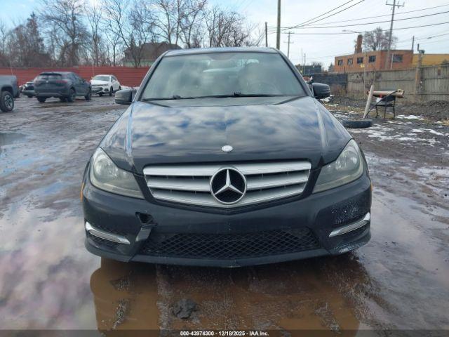 Mercedes-Benz C-Class Sport 4matic Image 8