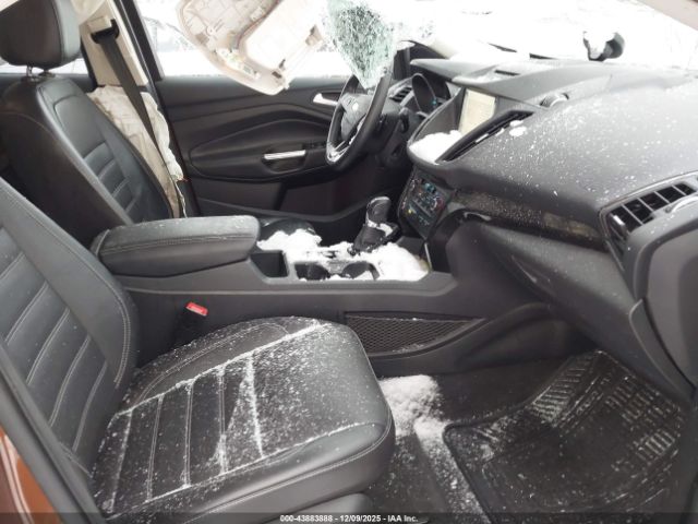 Ford Escape Titanium Image 11