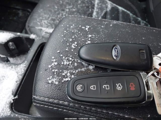 Ford Escape Titanium Image 5