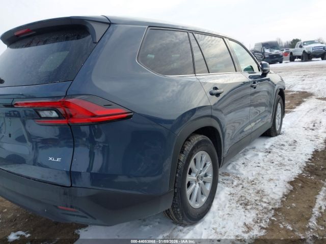 Toyota Grand Highlander Hybrid Xle Image 2