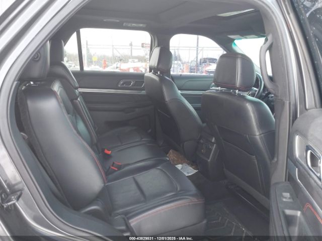 Ford Explorer Sport Image 14