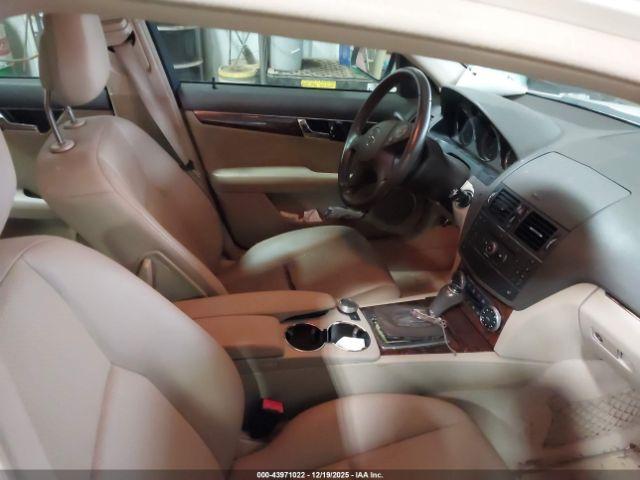 Mercedes-Benz C-Class Image 12