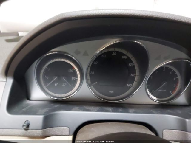 Mercedes-Benz C-Class Image 8