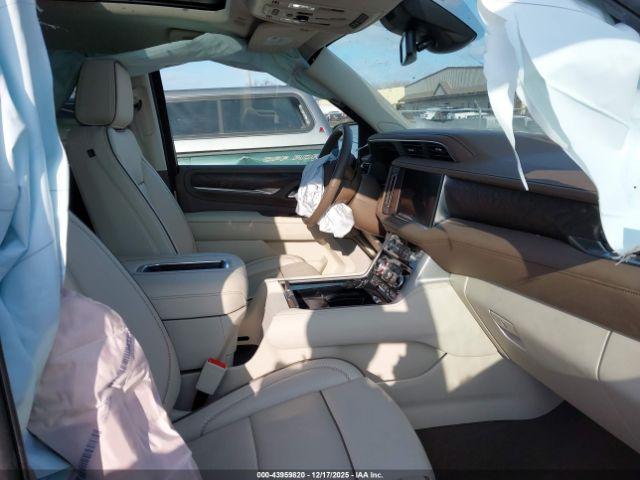 GMC Yukon 4wd Denali Image 8