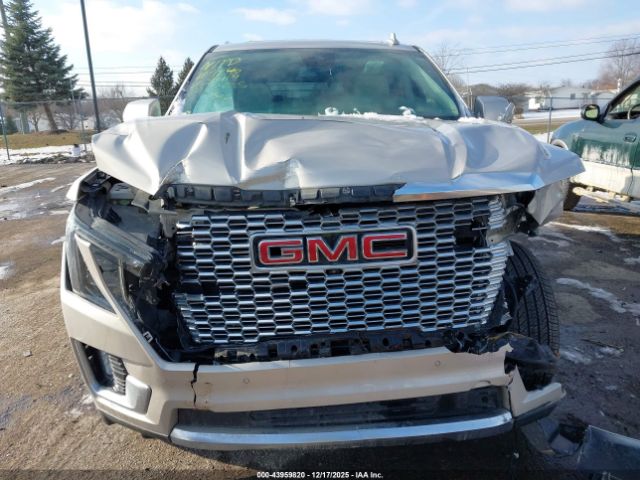 GMC Yukon 4wd Denali Image 13