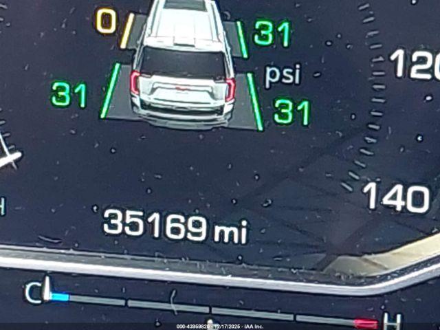 GMC Yukon 4wd Denali Image 12